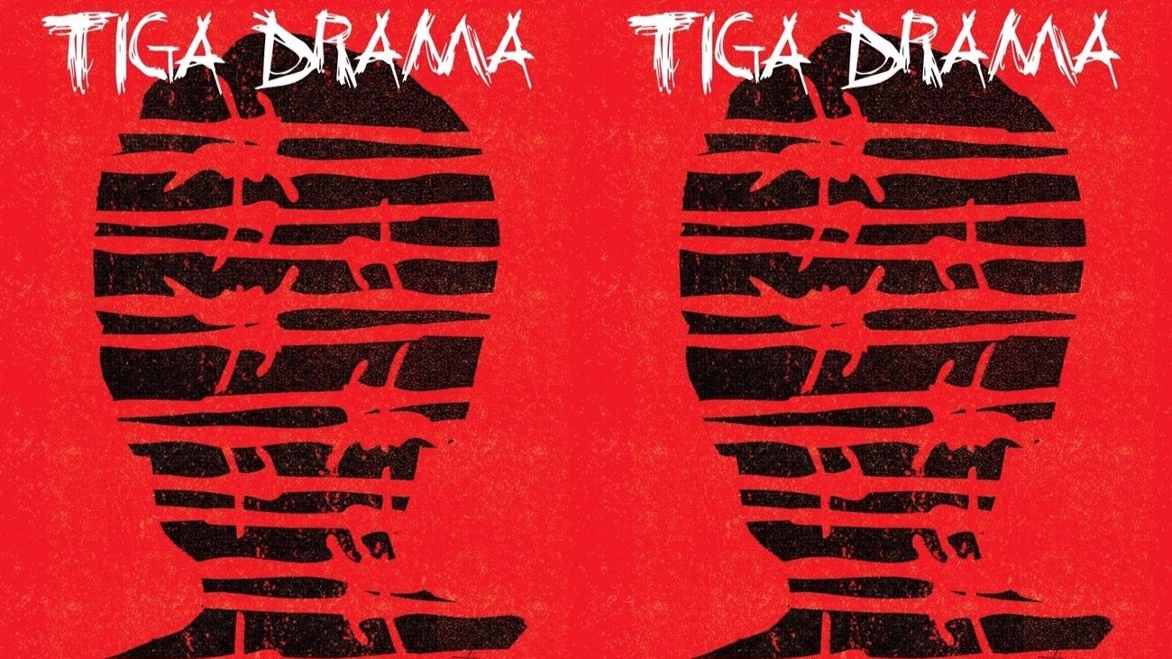 buku tiga drama
